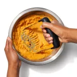 OXO-Praska do ziemniaków stal, czarna, Good Grips - 7