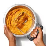 OXO-Praska do ziemniaków stal, czarna, Good Grips - 8