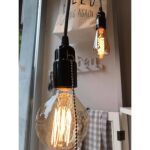 Oprawa żarówki z wyłącznikiem, metalowym łańcuszkiem Madam Stoltz - 2