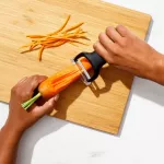 OXO-Obieraczka Julienne, czarna, Good Grips - 6
