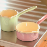 Różowy rondelek z dzióbkiem emaliowany 0,5 l Riess Pastell - 2