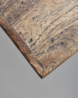 Solidny stół z drewna Mango 90x90x74 cm House Doctor