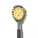 OXO-Łyżka cedzakowa do spaghetti szara Good Grips - 9