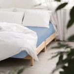 Prześcieradło satyna bawełniana z gumką niebieski 009/140x200 - 2