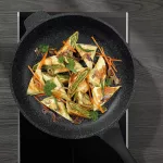 KELA-Patelnia z +uchwytem 32cm czarna Stella Nova - 4