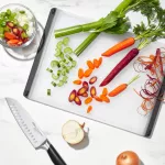 OXO-Deska do krojenia L półprzezroczysta UtilityGG - 12