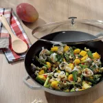 KELA-Wok żeliwny 36cm+pokrywa 4l jasnoszary Calido - 4
