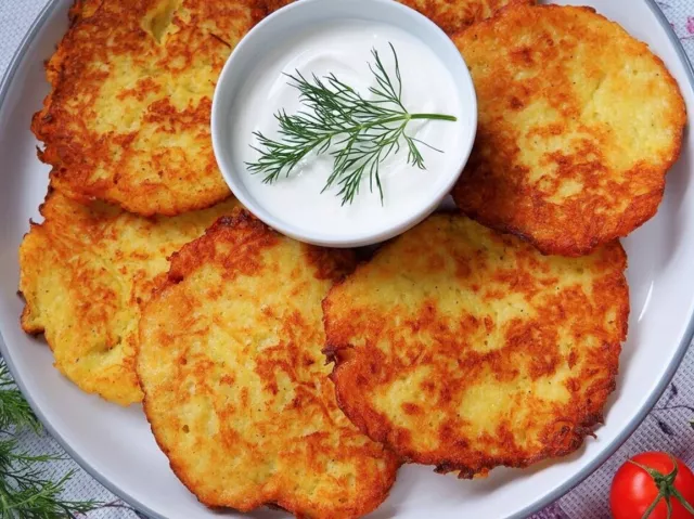 Jak smażyć placki ziemniaczane na patelni emaliowanej Riess? Instrukcja krok po kroku + najczęstsze błędy